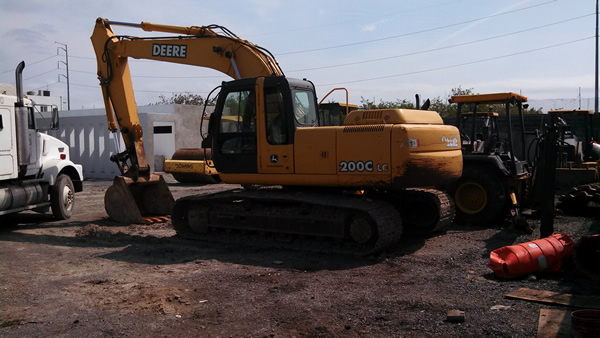 Excavadora John Deere 200C